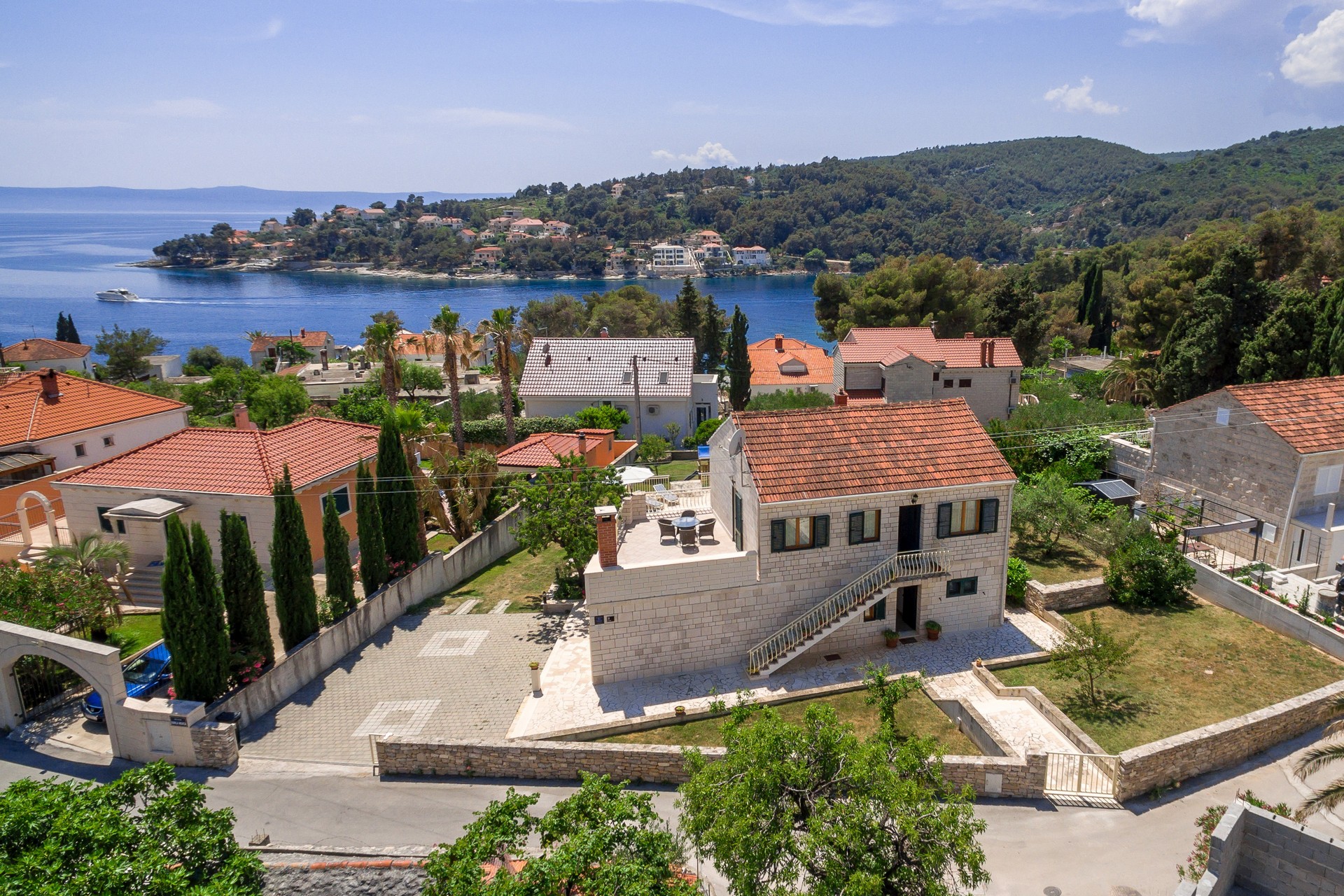 Mediterranean villa with pool on Brač