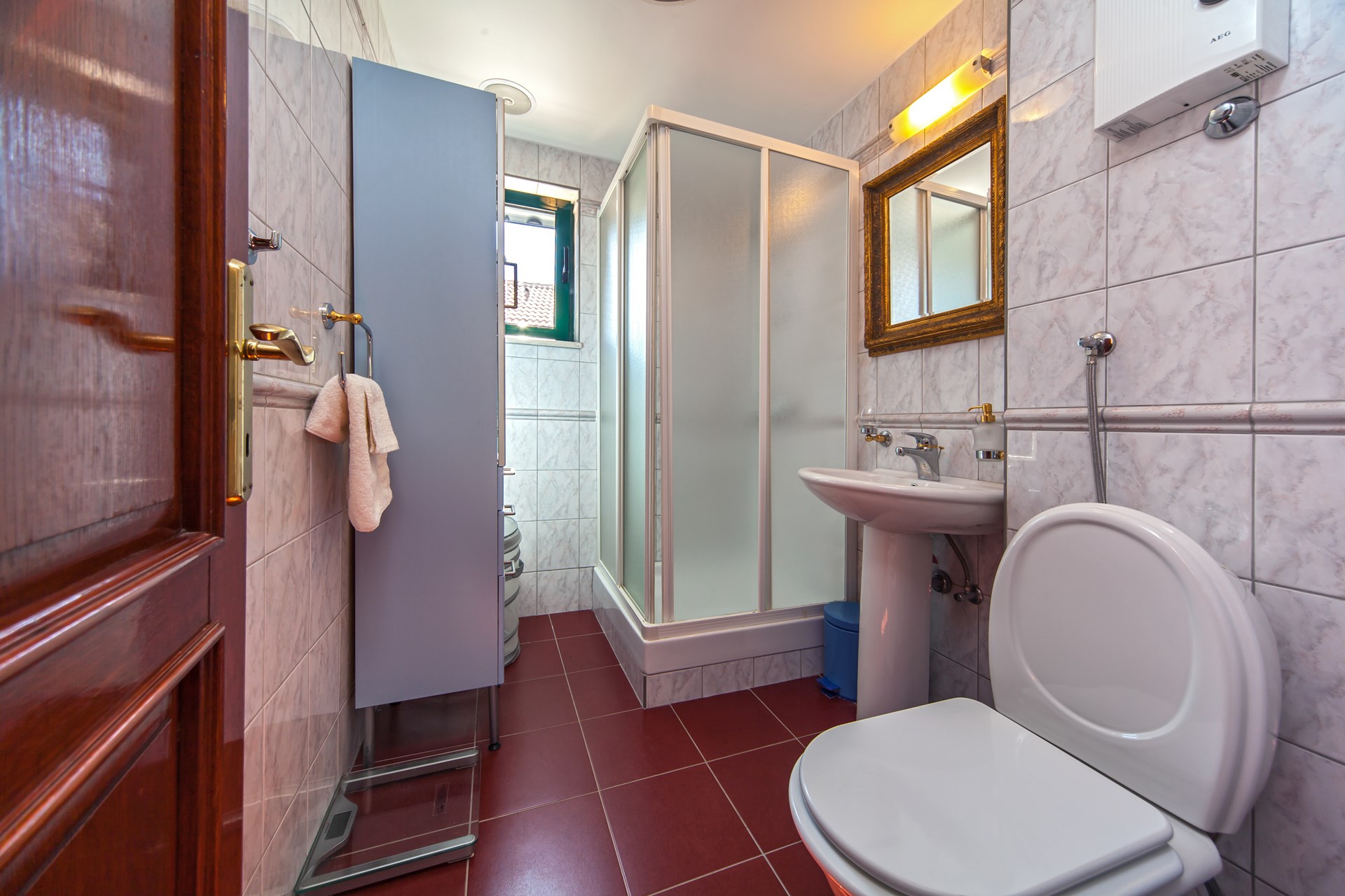 Badezimmer in einer Villa auf Brač