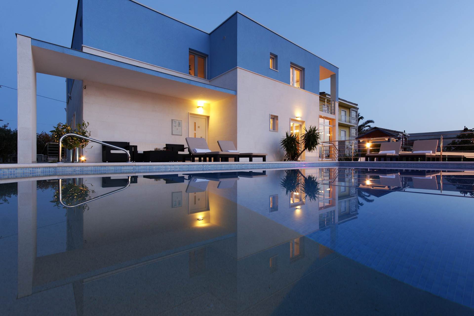 Moderne Villa mit Pool in Podstrana