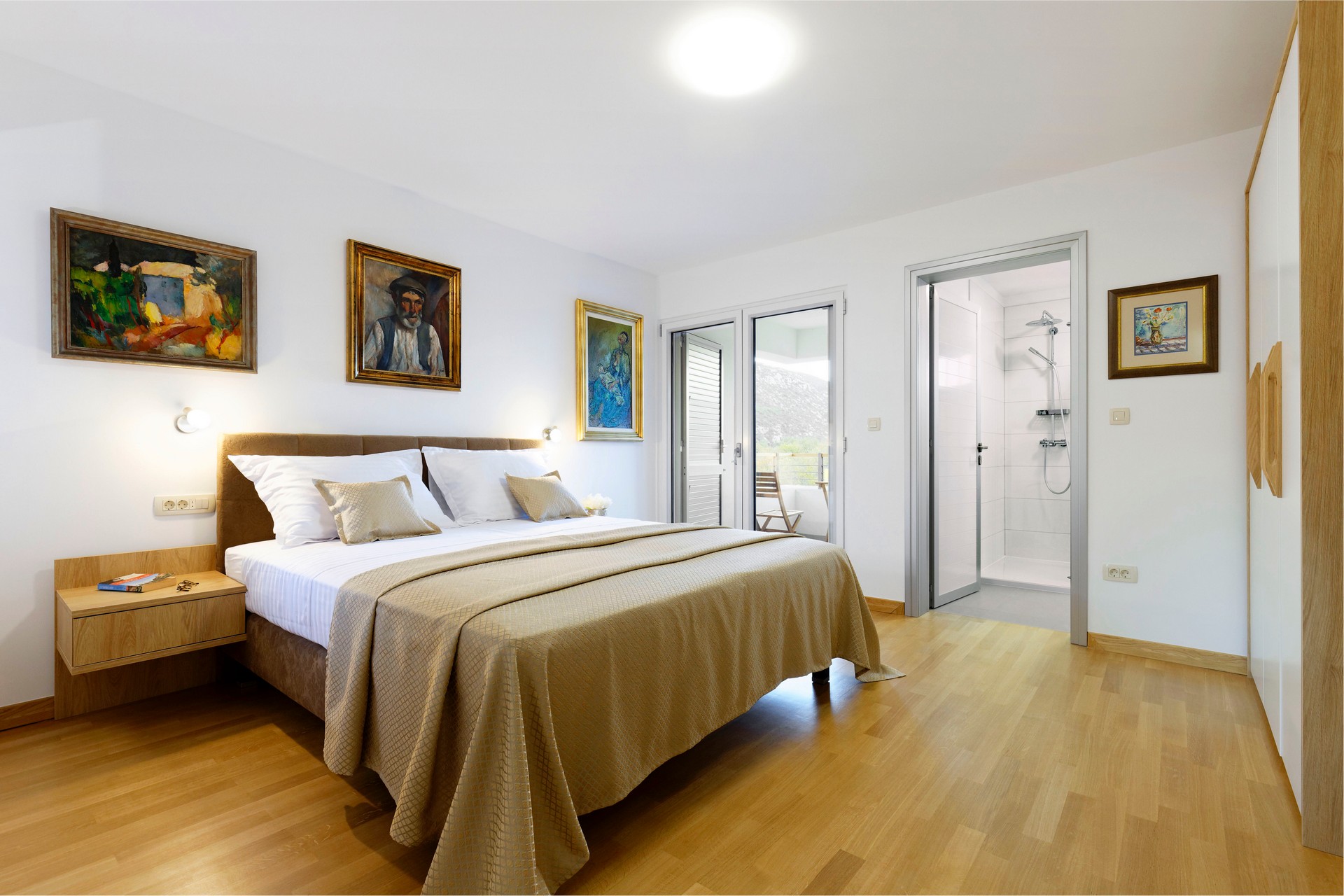Third bedroom in villa for rent