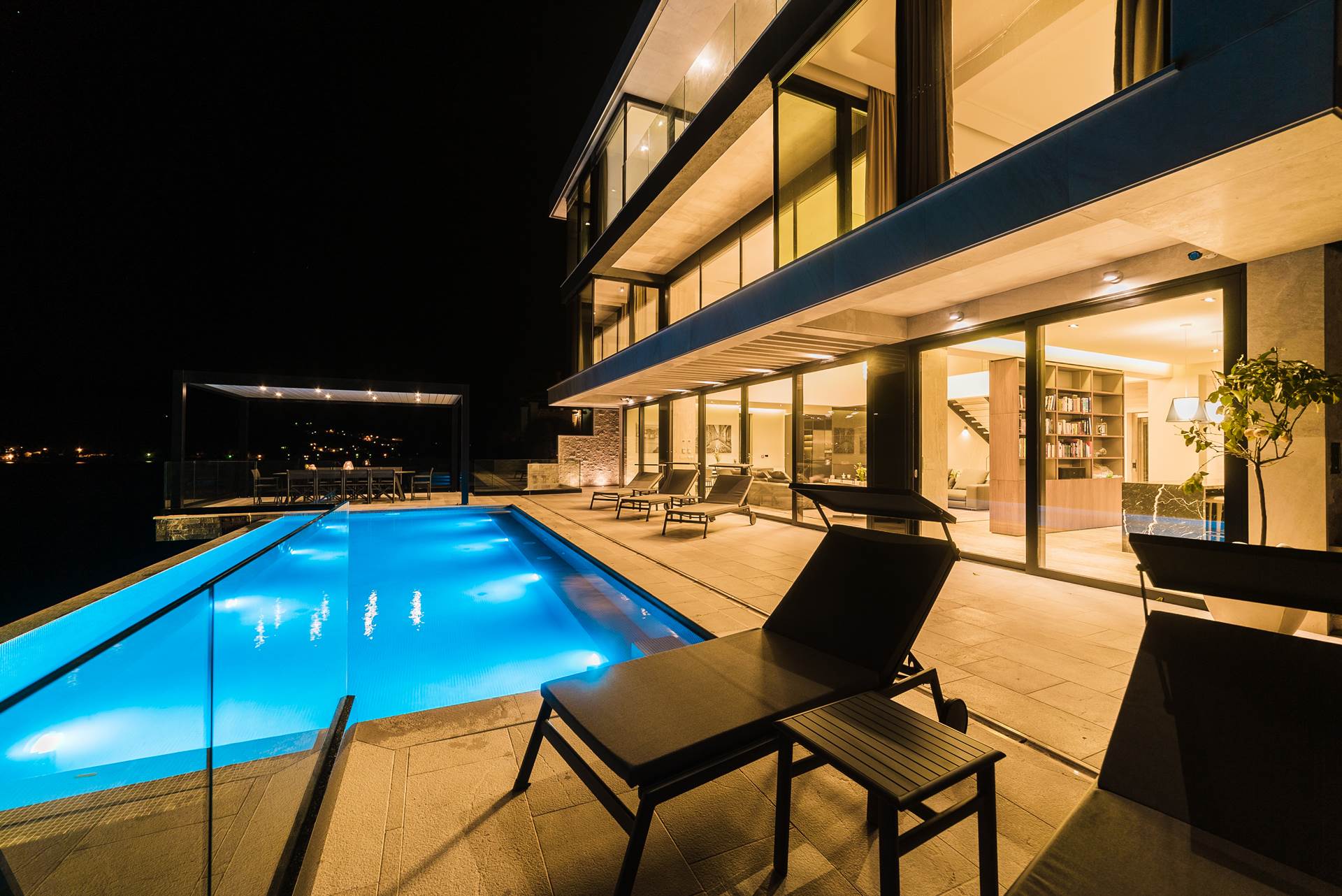 Neue Luxusvilla mit Pool in Zaton