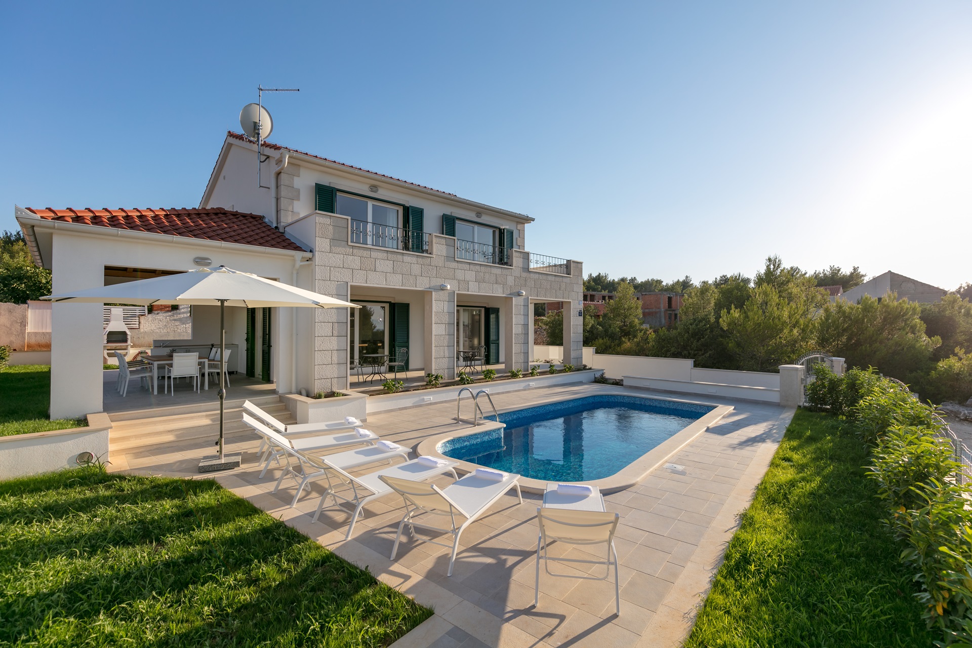 Charming villa, with pool, a few steps from the beach