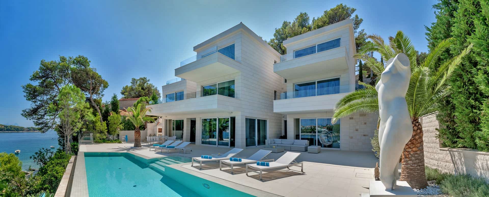 Amazing villa with infinity pool