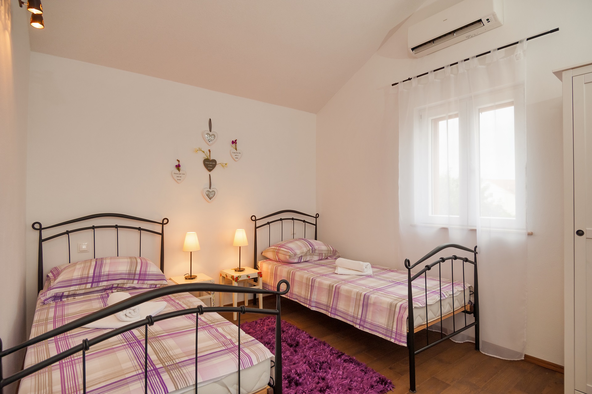 Second bedroom in a villa in Milna