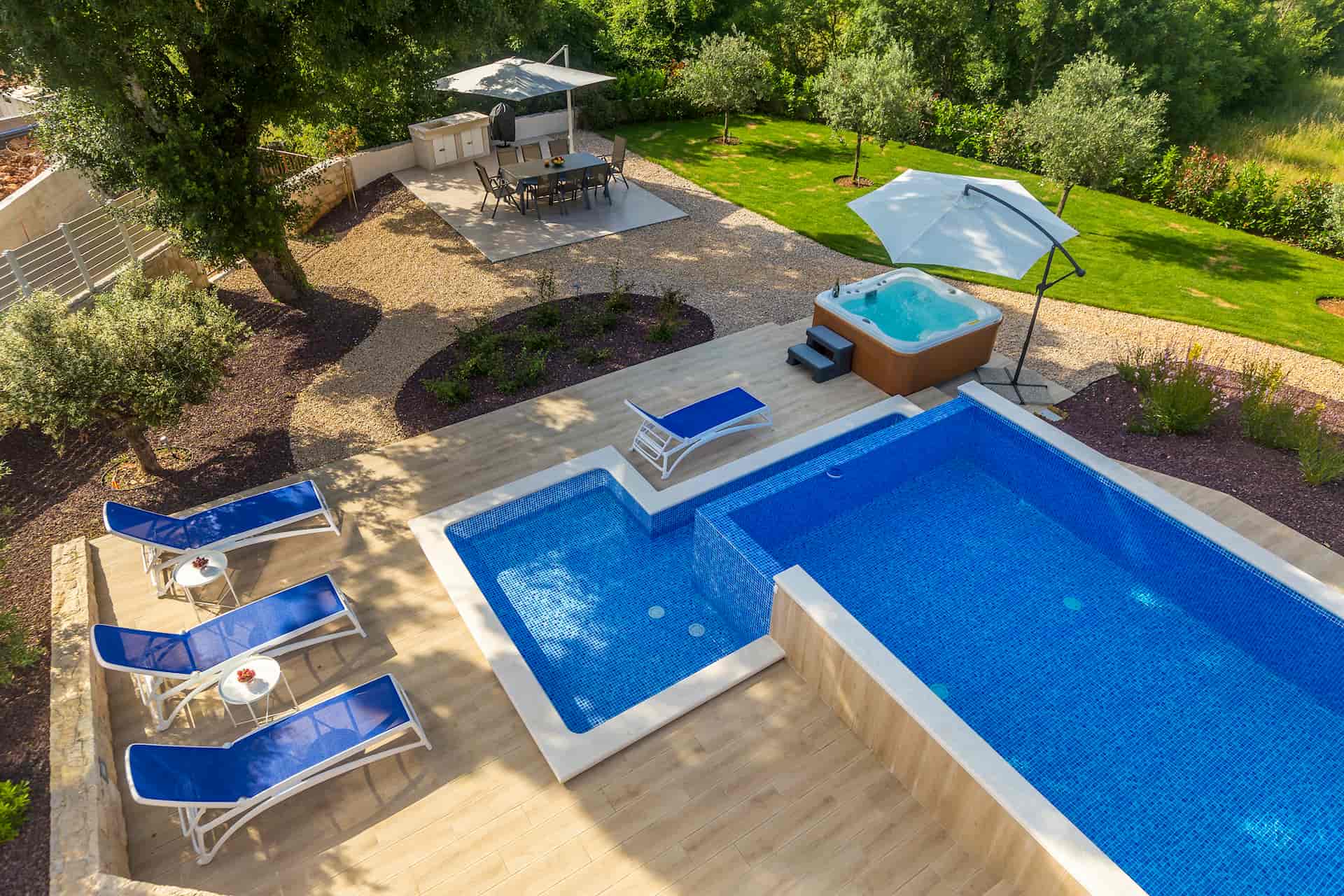 Beautiful villa in a quiet environment with pool