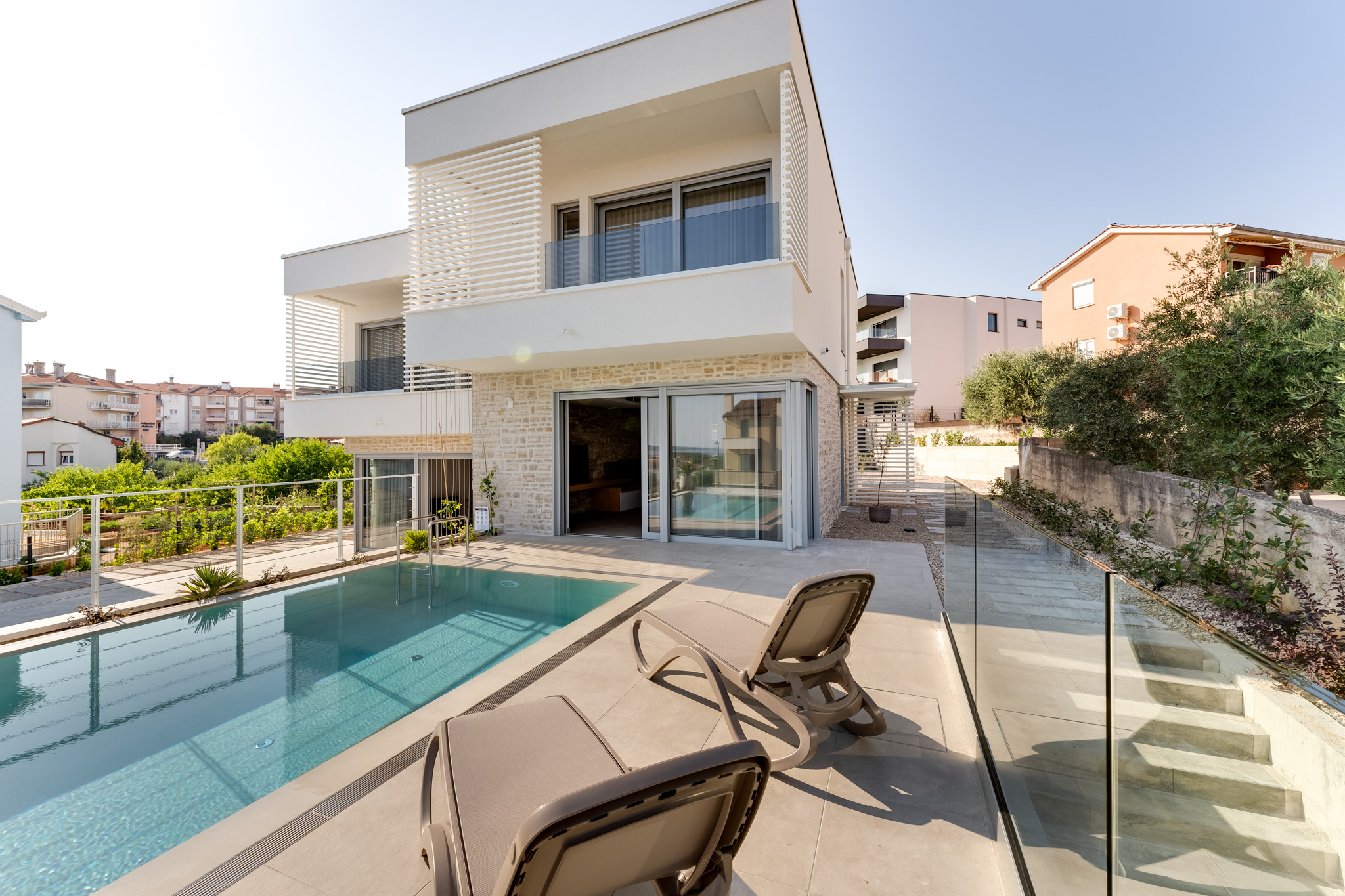 Smokva 2-neue moderne Villa mit Pool, nahe dem Zentrum und dem Strand