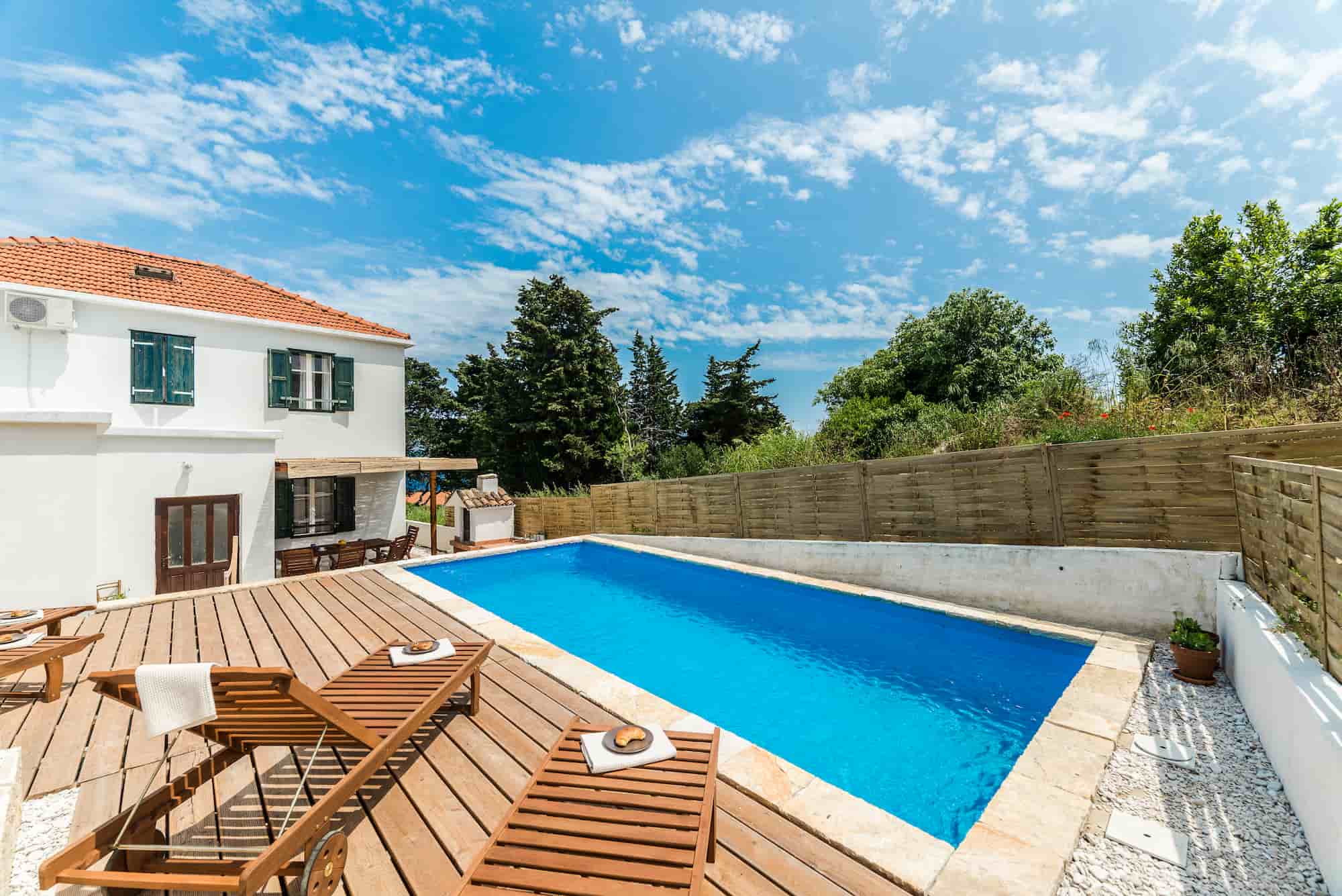 Villa with pool, close to the beach in unspoilt nature
